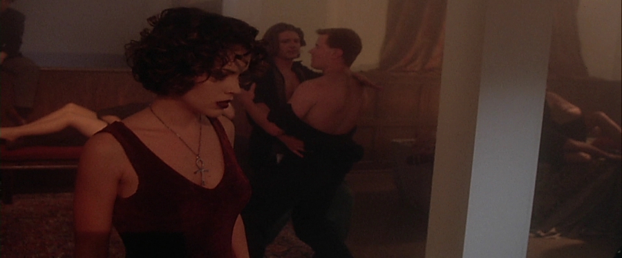 charmed-online-dot-net_EmbraceOfTheVampire4031.jpg