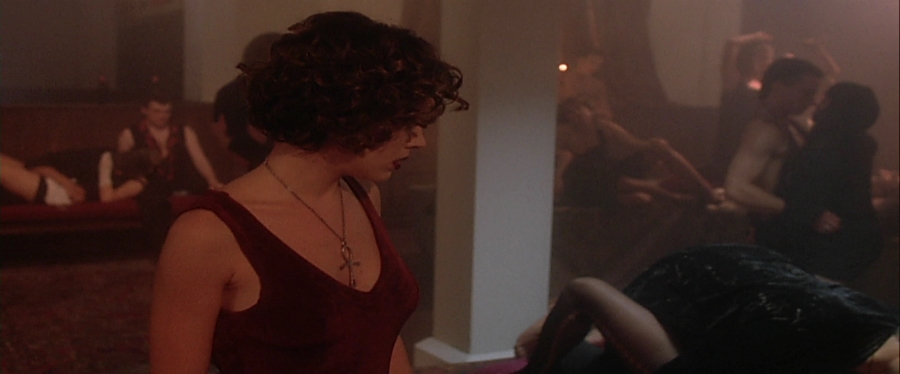 charmed-online-dot-net_EmbraceOfTheVampire4038.jpg