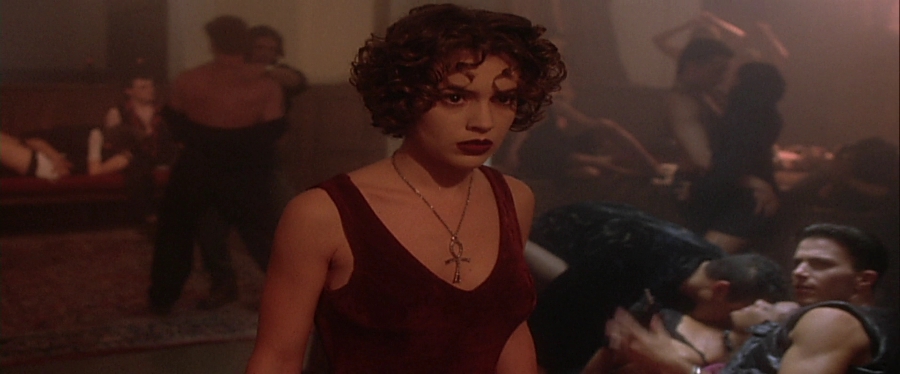 charmed-online-dot-net_EmbraceOfTheVampire4040.jpg