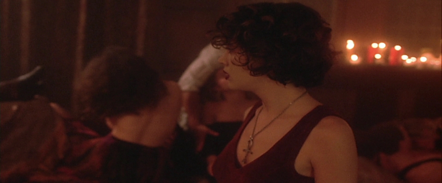 charmed-online-dot-net_EmbraceOfTheVampire4084.jpg