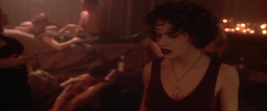 charmed-online-dot-net_EmbraceOfTheVampire4140.jpg