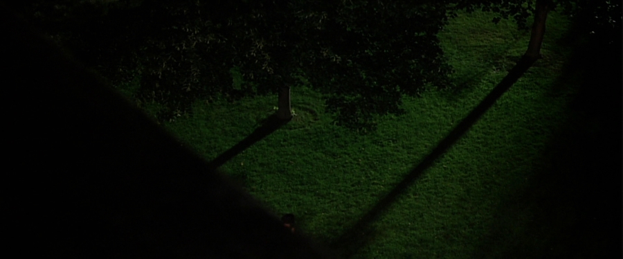 charmed-online-dot-net_EmbraceOfTheVampire4205.jpg