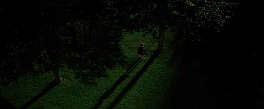 charmed-online-dot-net_EmbraceOfTheVampire4218.jpg