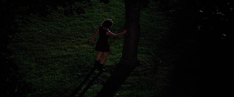 charmed-online-dot-net_EmbraceOfTheVampire4226.jpg