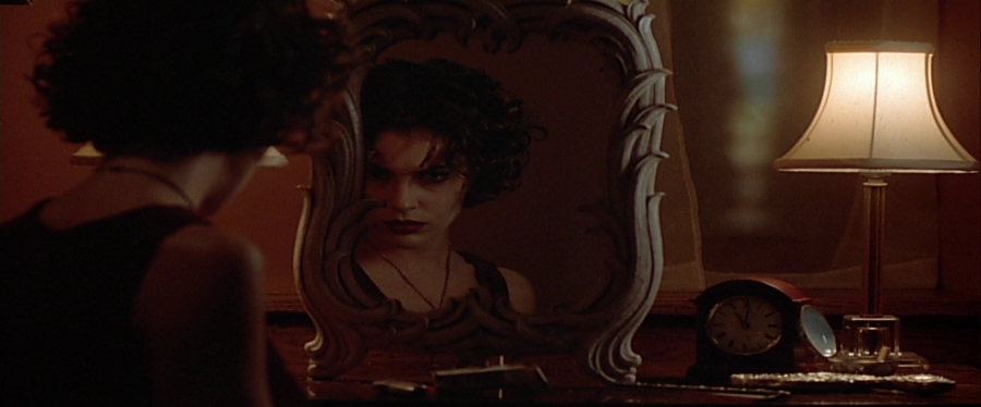 charmed-online-dot-net_EmbraceOfTheVampire4383.jpg