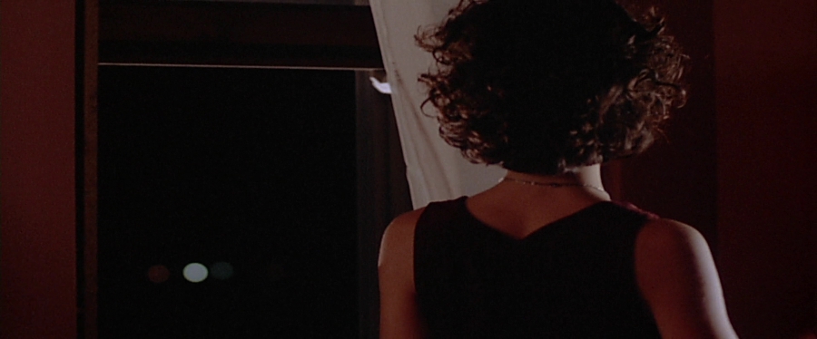 charmed-online-dot-net_EmbraceOfTheVampire4416.jpg