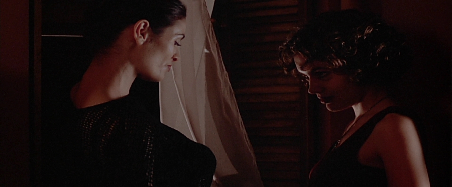 charmed-online-dot-net_EmbraceOfTheVampire4429.jpg