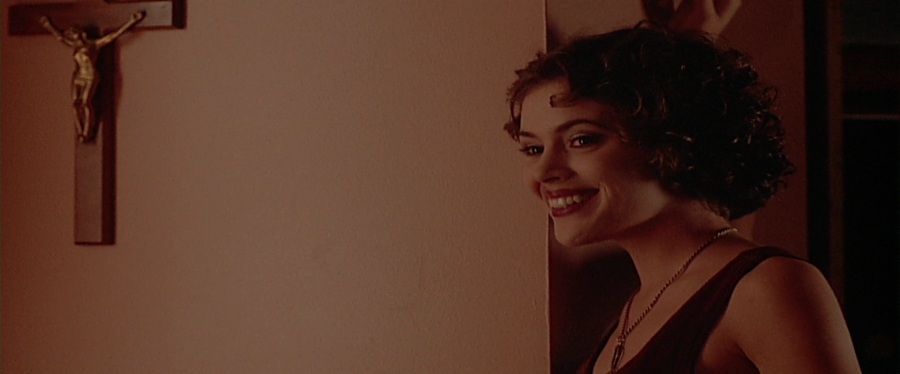 charmed-online-dot-net_EmbraceOfTheVampire4501.jpg