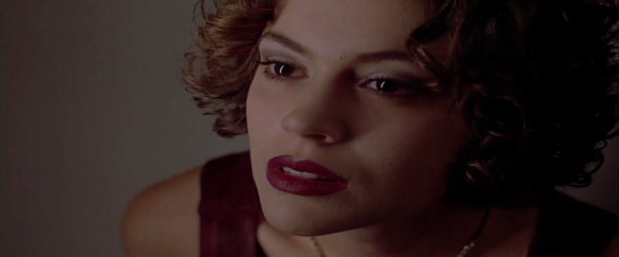 charmed-online-dot-net_EmbraceOfTheVampire4523.jpg