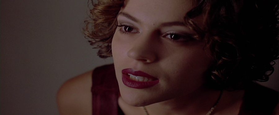 charmed-online-dot-net_EmbraceOfTheVampire4530.jpg