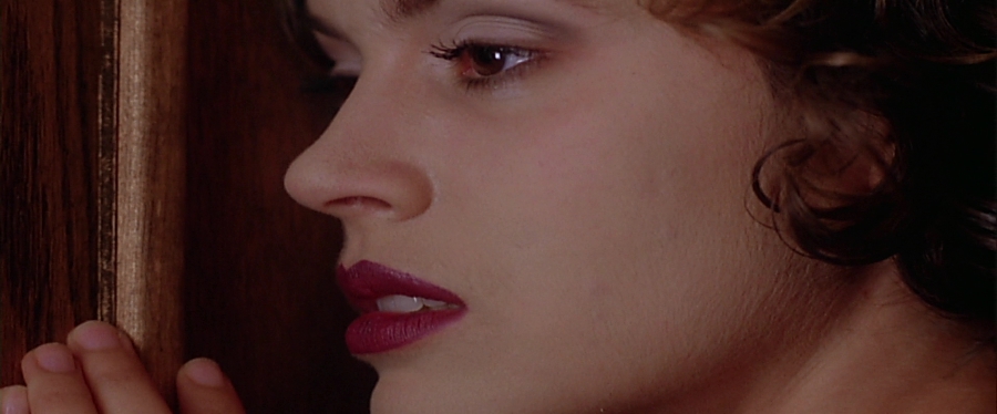 charmed-online-dot-net_EmbraceOfTheVampire4699.jpg