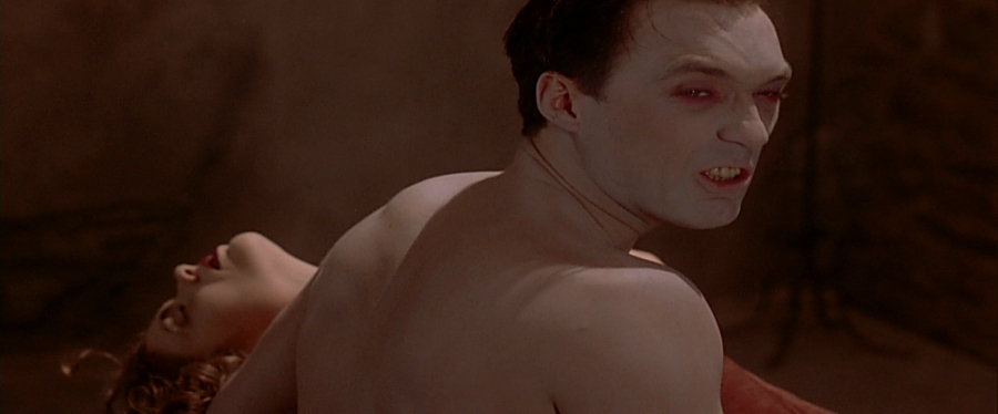 charmed-online-dot-net_EmbraceOfTheVampire4897.jpg