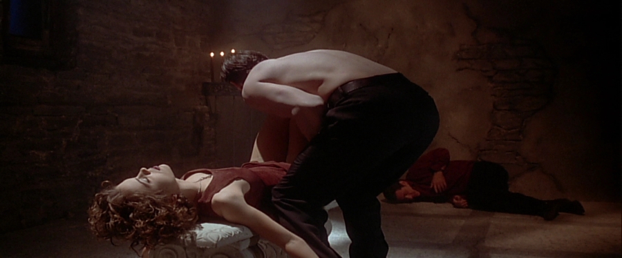 charmed-online-dot-net_EmbraceOfTheVampire4927.jpg