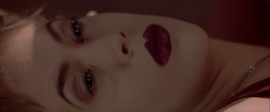 charmed-online-dot-net_EmbraceOfTheVampire4959.jpg