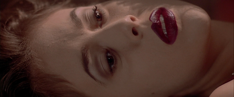 charmed-online-dot-net_EmbraceOfTheVampire4978.jpg