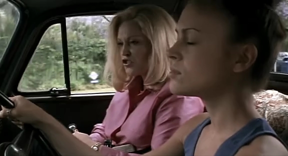 Charmed-Online_dot_nl-HugoPool1117.jpg