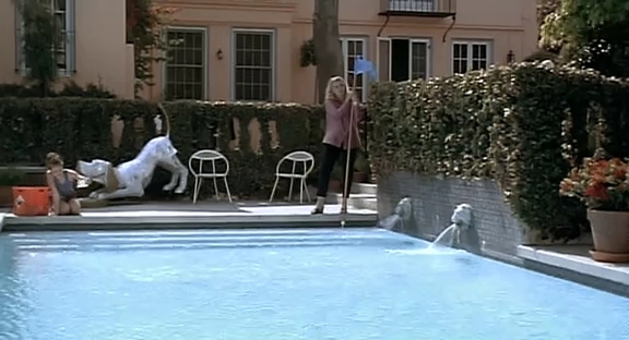 Charmed-Online_dot_nl-HugoPool1625.jpg