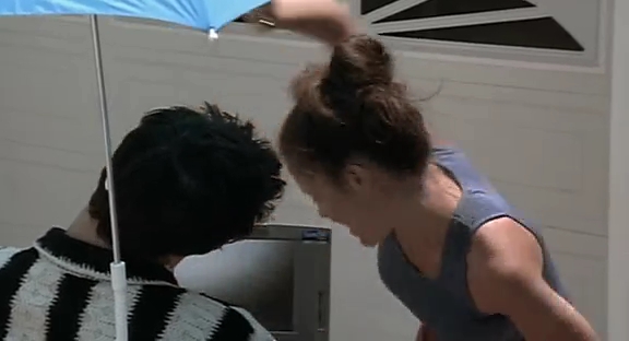 Charmed-Online_dot_nl-HugoPool1869.jpg Charmed-Online_dot_nl-HugoPool1869.jpg