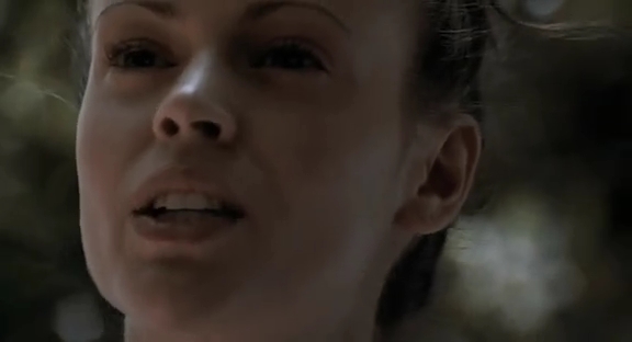 Charmed-Online_dot_nl-HugoPool2104.jpg
