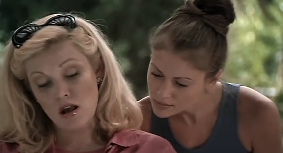 Charmed-Online_dot_nl-HugoPool2402.jpg