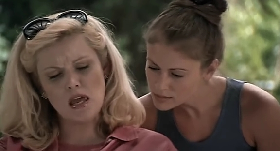 Charmed-Online_dot_nl-HugoPool2403.jpg