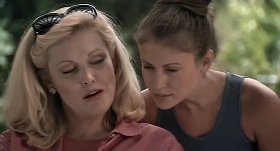 Charmed-Online_dot_nl-HugoPool2406.jpg