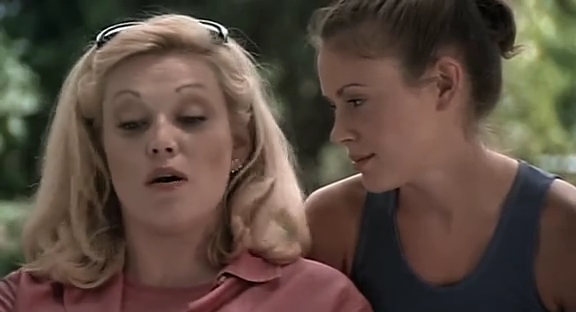 Charmed-Online_dot_nl-HugoPool2415.jpg Charmed-Online_dot_nl-HugoPool2415.jpg