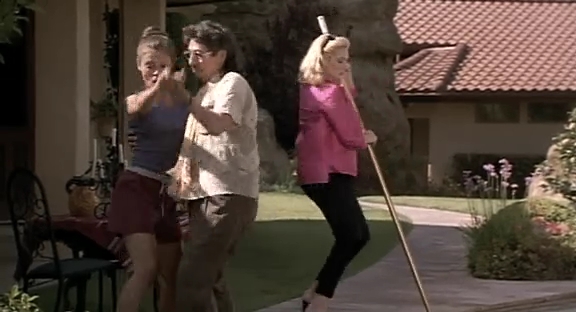 Charmed-Online_dot_nl-HugoPool3334.jpg