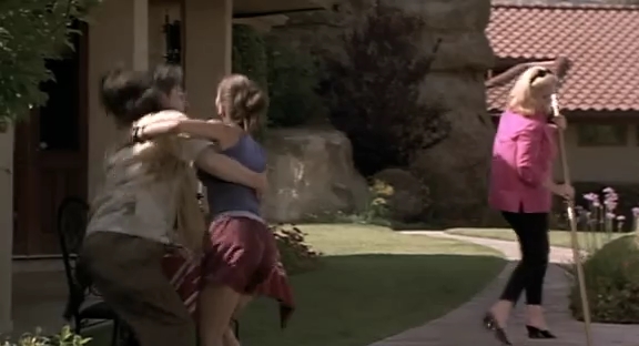 Charmed-Online_dot_nl-HugoPool3337.jpg