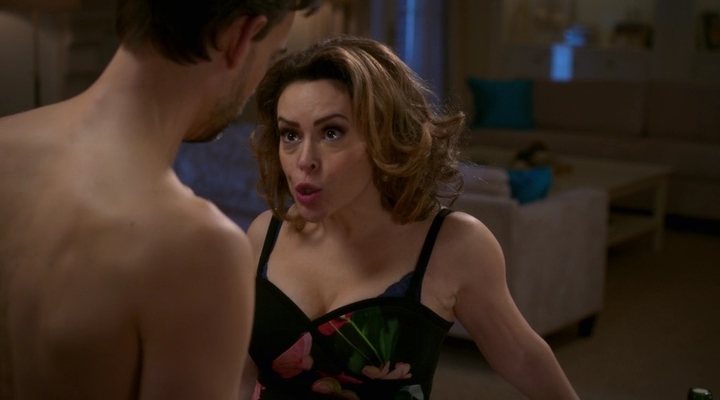Charmed-Online-dot-nl_Insatiable2x01-00342.jpg