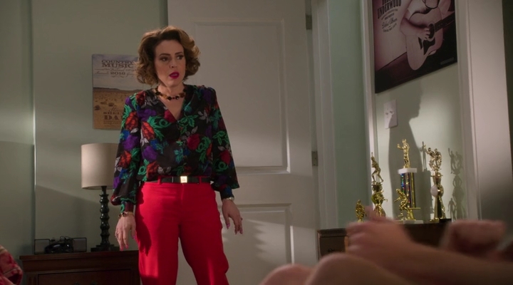 Charmed-Online-dot-nl_Insatiable2x02-00509.jpg