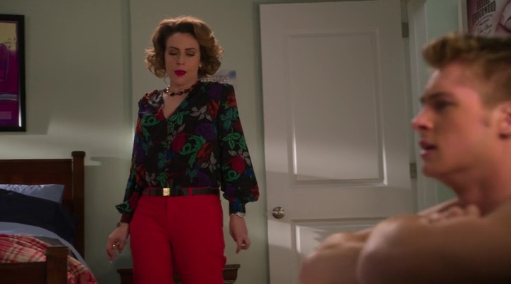 Charmed-Online-dot-nl_Insatiable2x02-00523.jpg