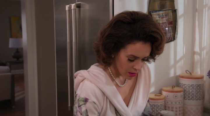 Charmed-Online-dot-nl_Insatiable2x07-00113.jpg