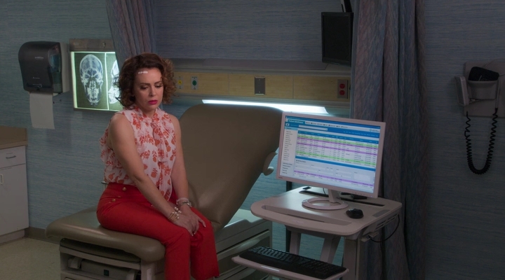 Charmed-Online-dot-nl_Insatiable2x08-00660.jpg