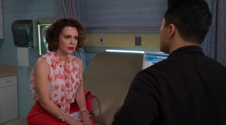 Charmed-Online-dot-nl_Insatiable2x08-00728.jpg