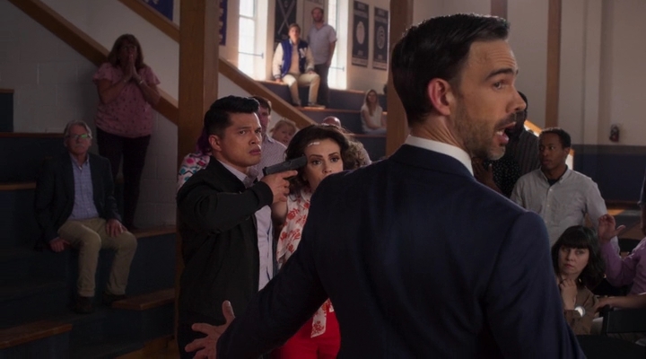 Charmed-Online-dot-nl_Insatiable2x09-00915.jpg