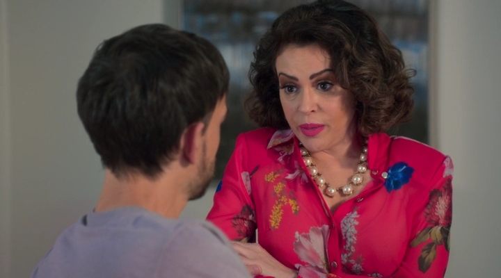 Charmed-Online-dot-nl_Insatiable2x10-00122.jpg