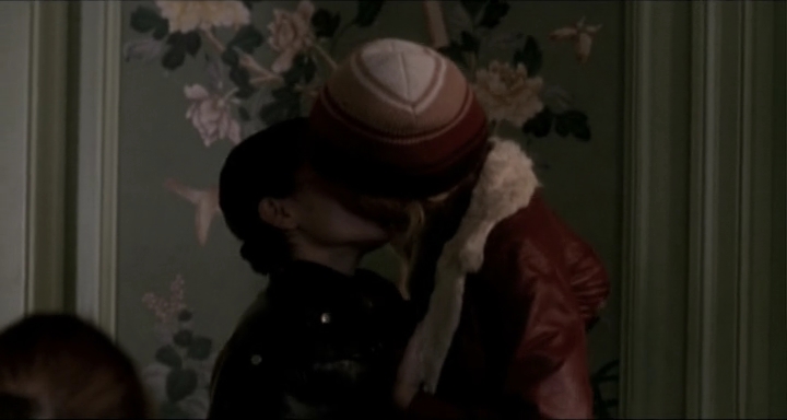 Charmed-Online-dot-nl_KissTheBride0497.jpg