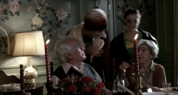 Charmed-Online-dot-nl_KissTheBride0524.jpg