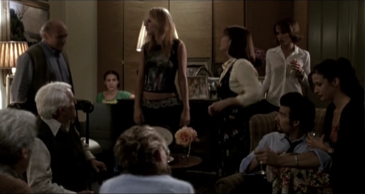 Charmed-Online-dot-nl_KissTheBride0618.jpg