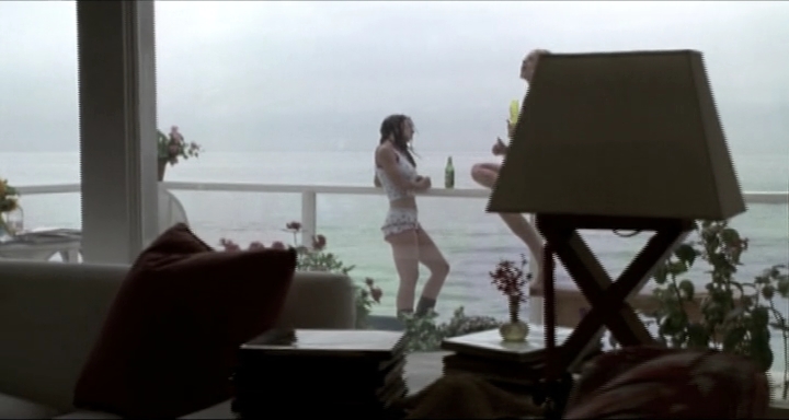 Charmed-Online-dot-nl_KissTheBride0705.jpg