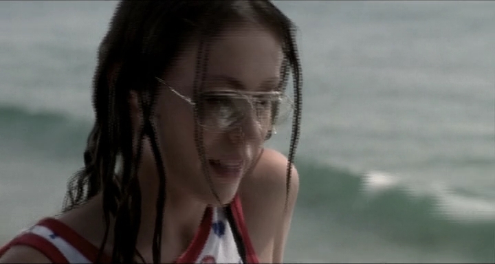 Charmed-Online-dot-nl_KissTheBride0718.jpg