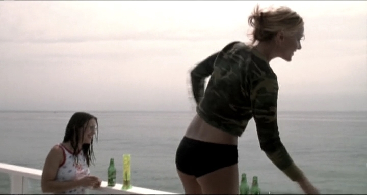 Charmed-Online-dot-nl_KissTheBride0741.jpg
