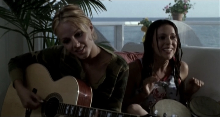 Charmed-Online-dot-nl_KissTheBride0900.jpg