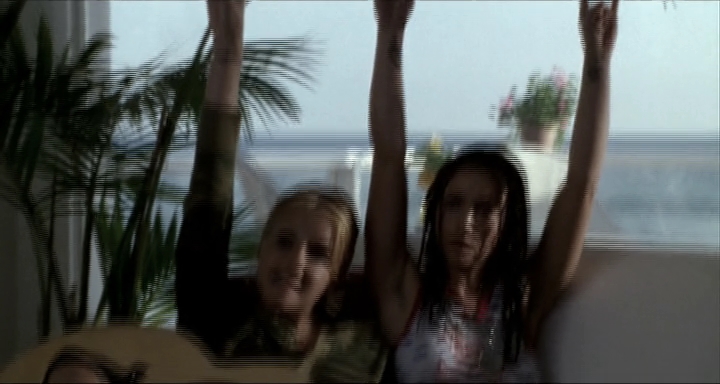 Charmed-Online-dot-nl_KissTheBride0967.jpg
