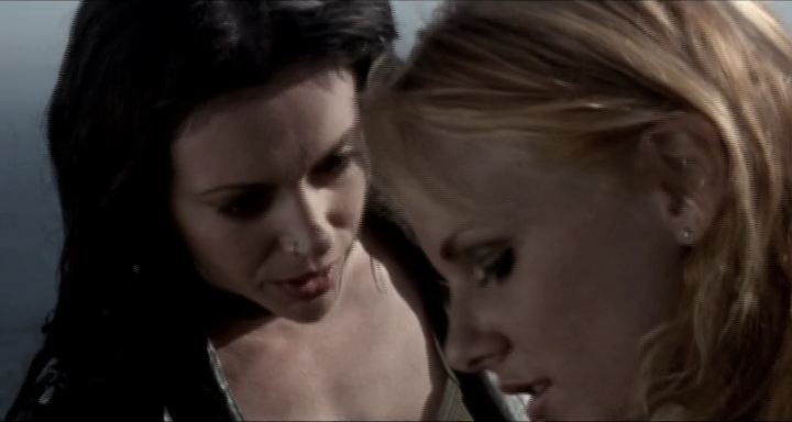 Charmed-Online-dot-nl_KissTheBride1252.jpg