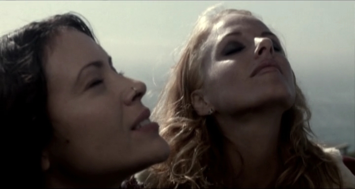 Charmed-Online-dot-nl_KissTheBride1281.jpg