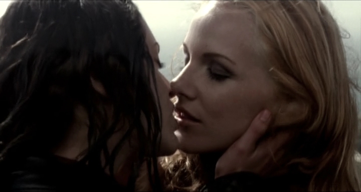 Charmed-Online-dot-nl_KissTheBride1296.jpg