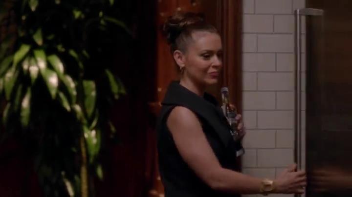 Charmed-Online-dot-net_Mistresses1x02TheMorningAfter2245.jpg