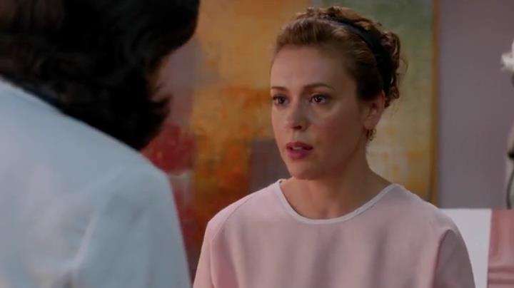 Charmed-Online-dot-net_Mistresses1x05_DecisionsDecisions2026.jpg
